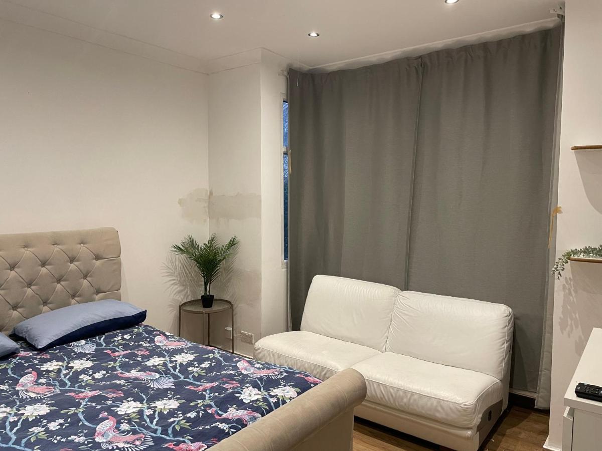 Private Room- Direct Travel Central/ Heathrow London Eksteriør billede